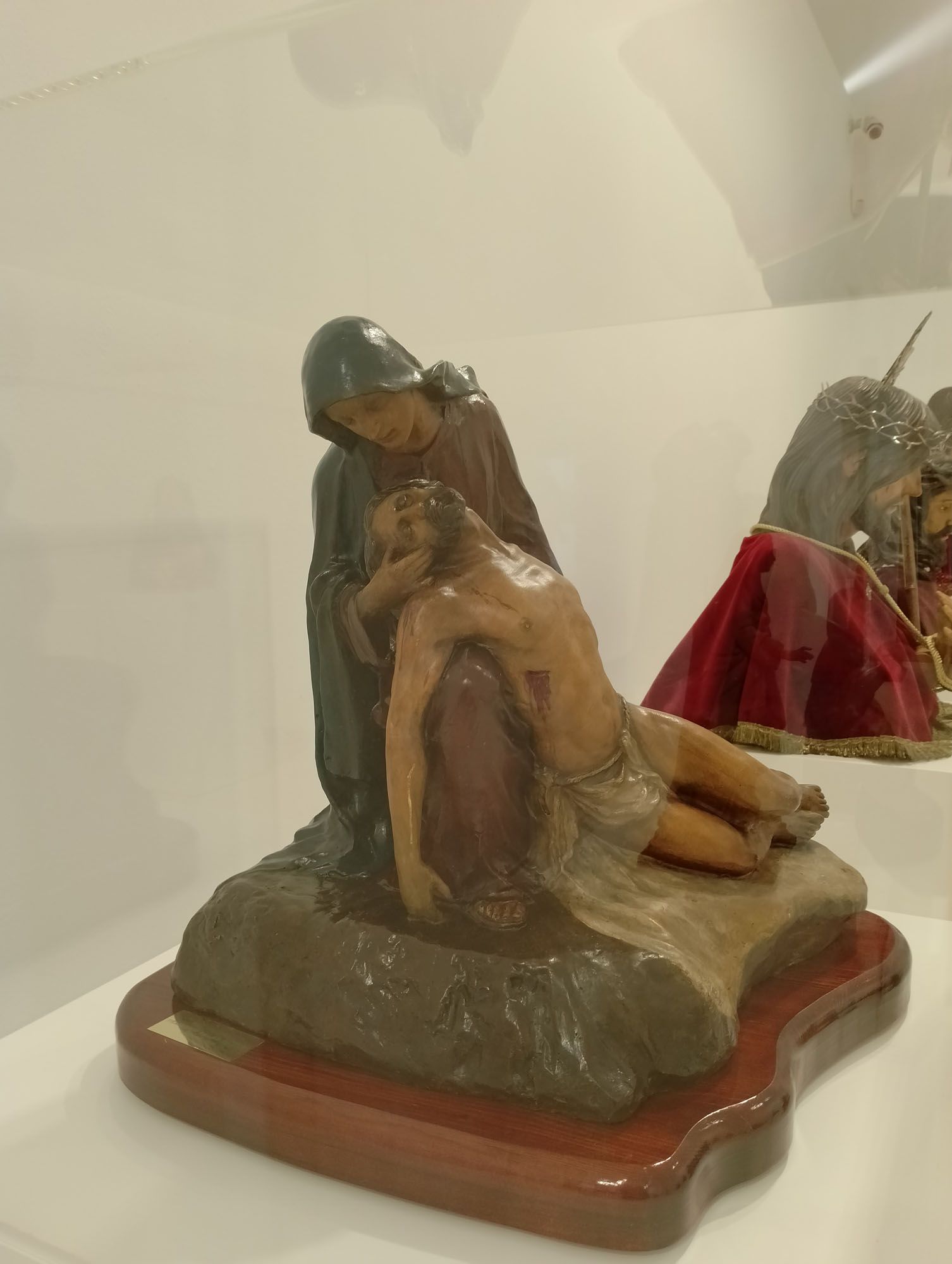 Exposición 'Gubia y pincel, la pasión en Málaga' en el MAD de Antequera