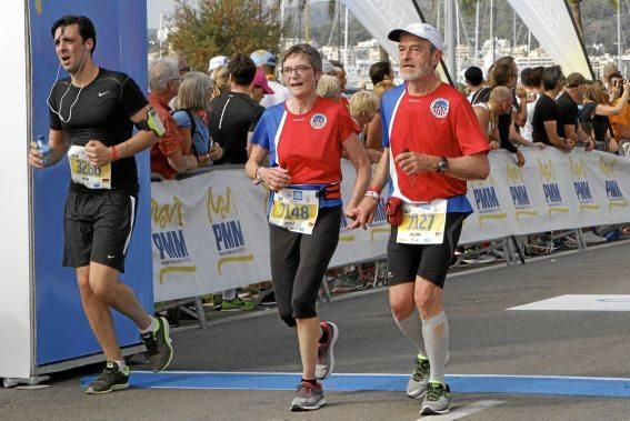 9.000 Läufer aus 49 Ländern gingen am Sonntag den 15.10 an den Start. In der Marathon - Disziplin gingen die Deutschen leer aus.