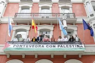 Pontevedra muestra su apoyo al pueblo palestino con una pancarta