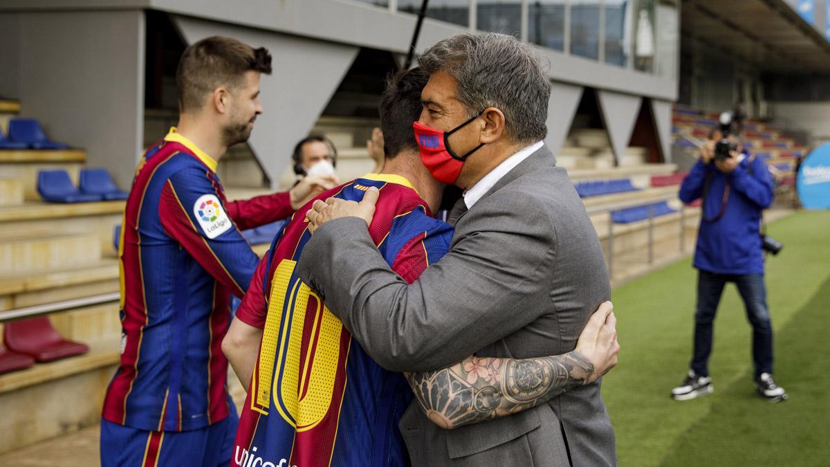 Laporta: Ojalá Leo y Memphis puedan verse los tatuajes pronto