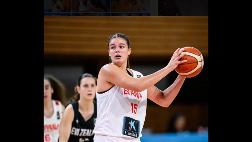 Isa Hernández y Amelia Alonso (Valencia Basket), en sus exhibiciones con España ante Nueva Zelanda en el Mundial U17