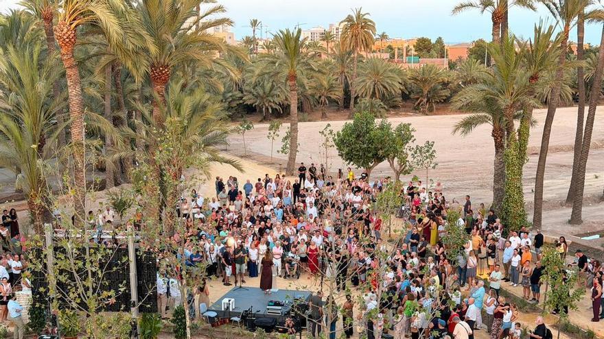 Estreno del Hort del Gat en Elche con plante del bipartito de PP y Vox a la Acequia Mayor del Pantano