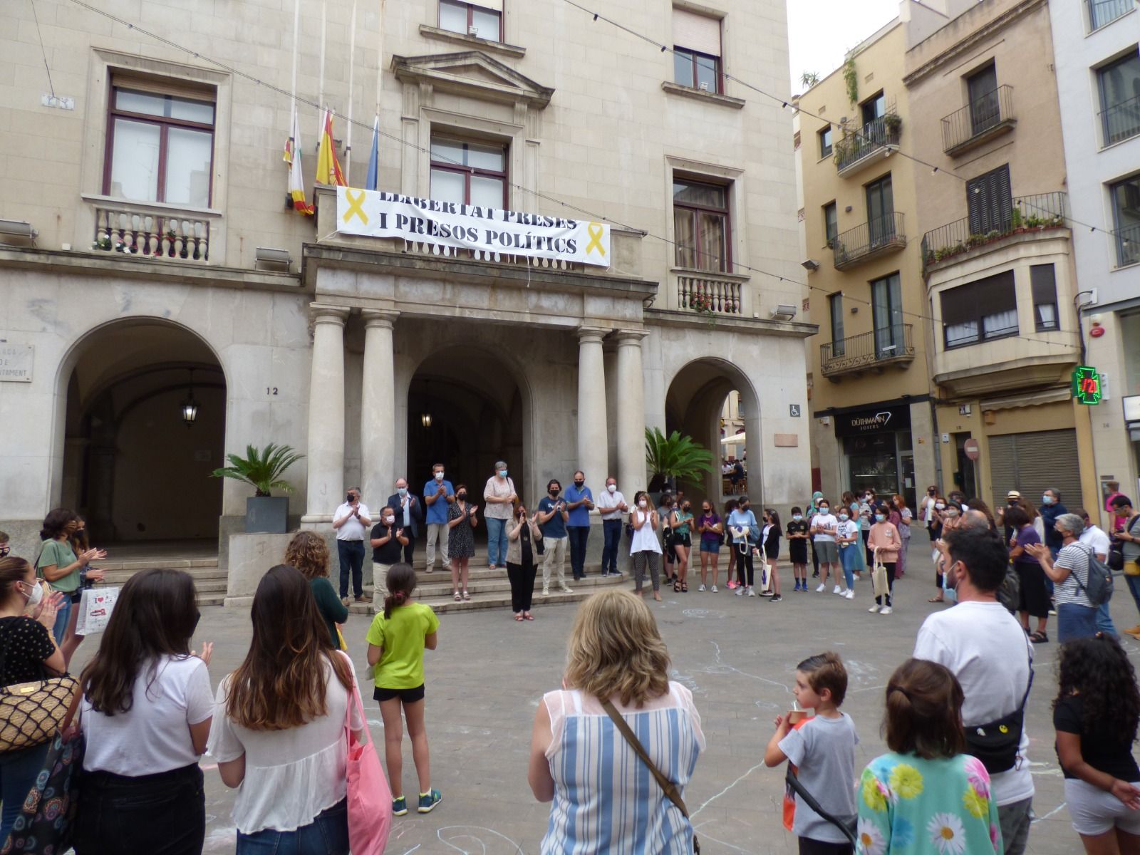 Minut de silencia a Figueres contra les violències masclistes