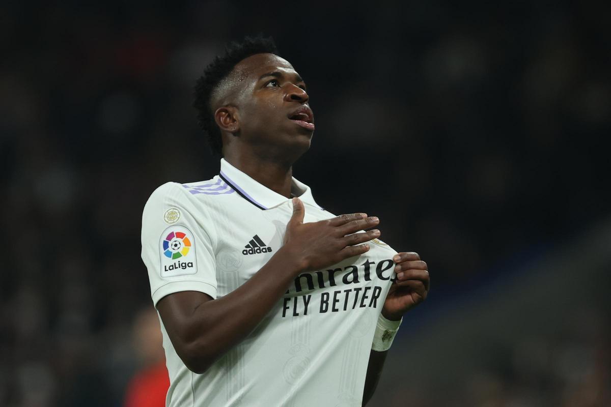 Vinicius renueva con el Real Madrid hasta 2032