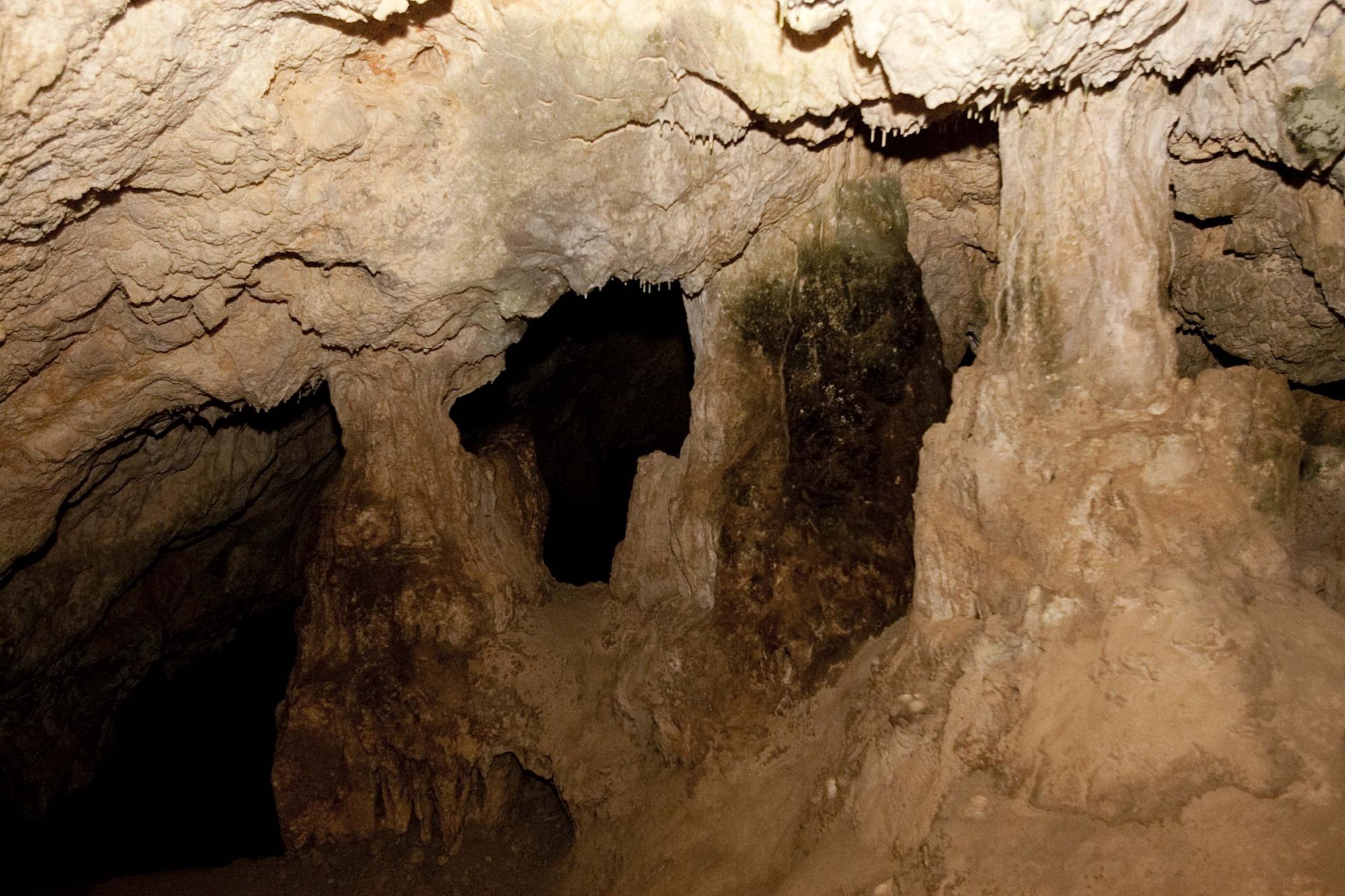 Cuevas del Barranc Fos, Bocairent 03.JPG