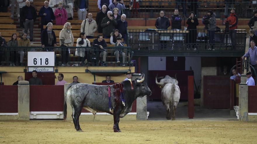 El Cid borda el toreo con la zurda y Clemente se deja vivo el sexto toro