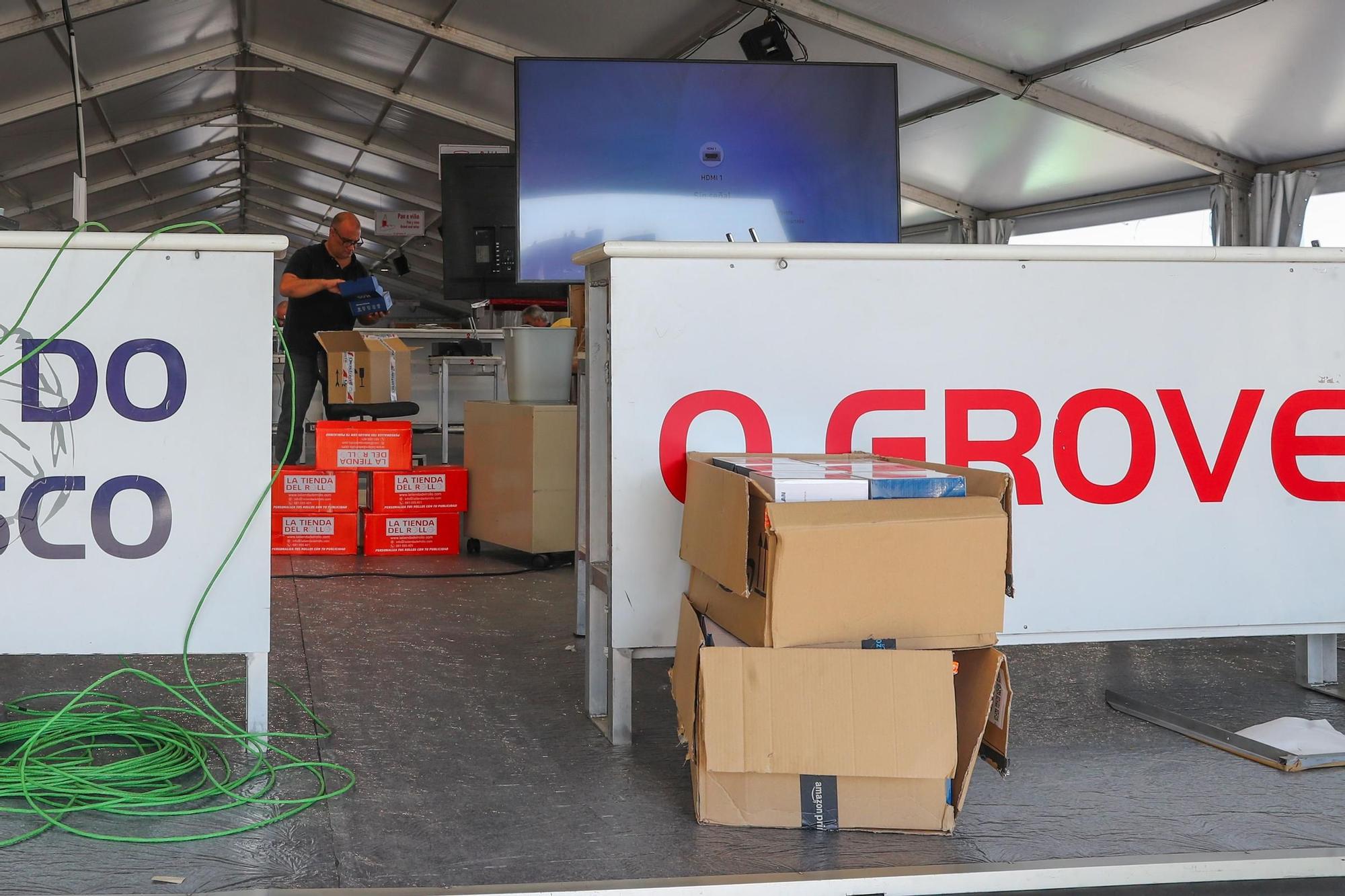 Los últimos retoques de la Festa do Marisco de O Grove.