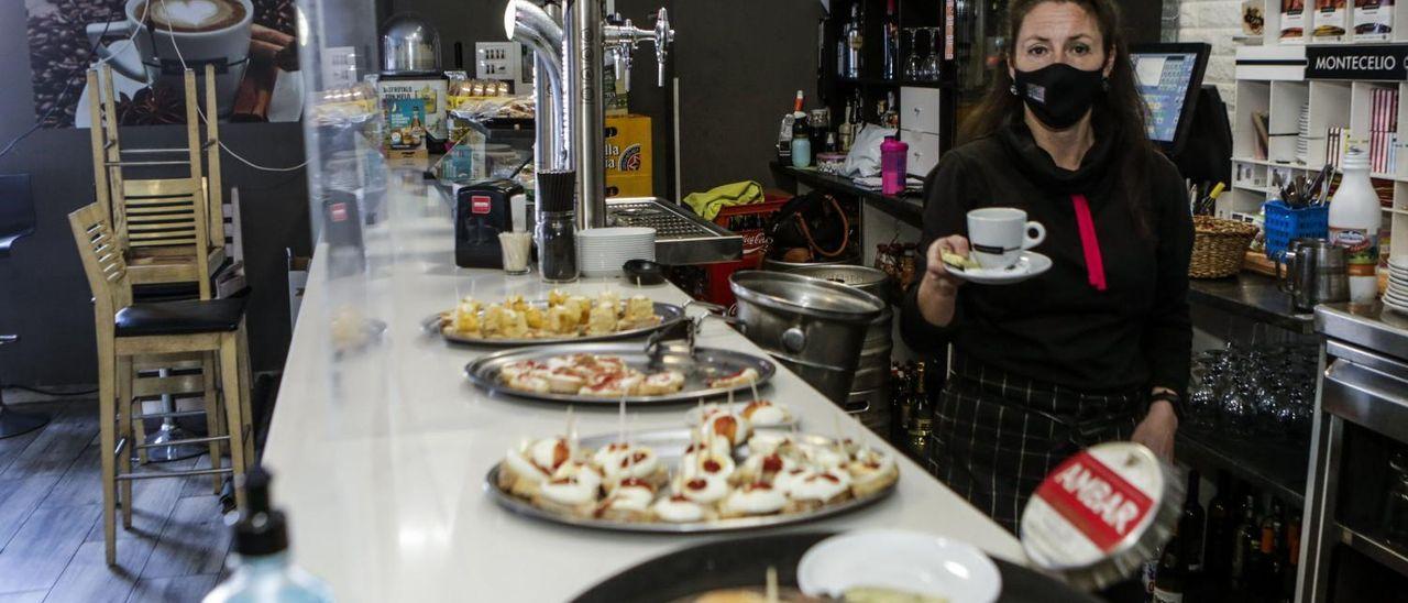 ¿Cuándo se podrá consumir en las barras de los bares y se ampliará el horario del ocio nocturno en Asturias?