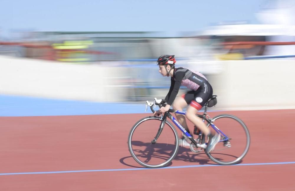 Exhibición en el velódromo de Molina de Segura