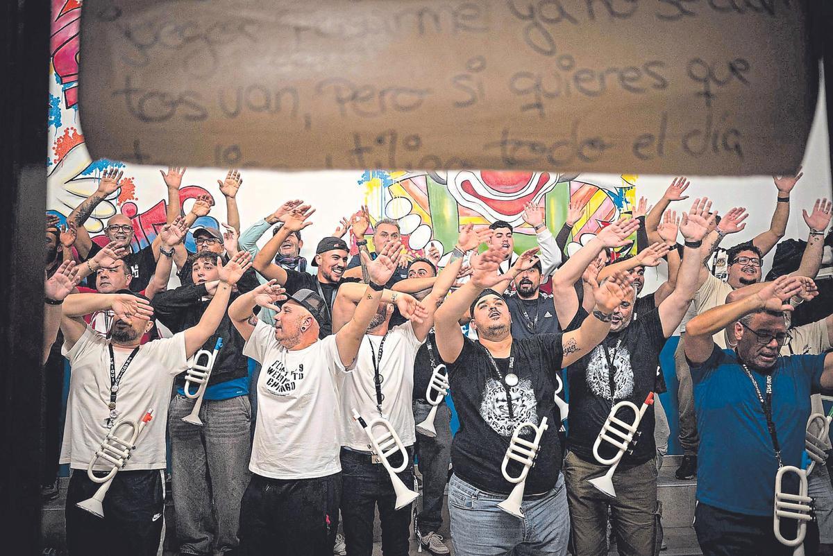 Triqui-Traques ensayando en su local