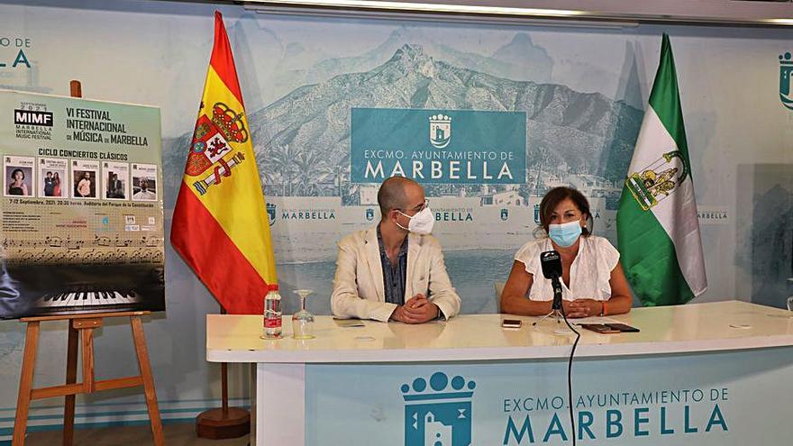 Organizadores del festival, en la presentación del evento. | L. O.