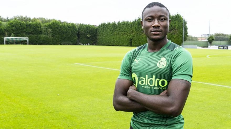 Patrick Soko, en los campos de entrenamiento del Racing de Santander.