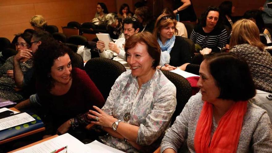 Participantes en el aula municipal por los derechos de la infancia, ayer, en Avilés.