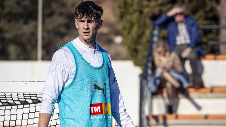El Eldense se refuerza con Álex Serradell