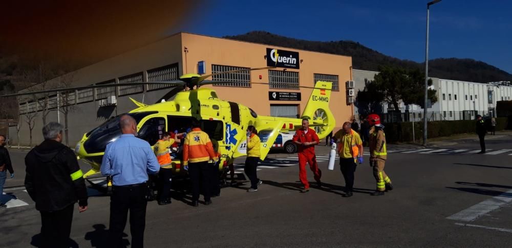 Un ferit molt greu per la deflagració d'un camió a Olot