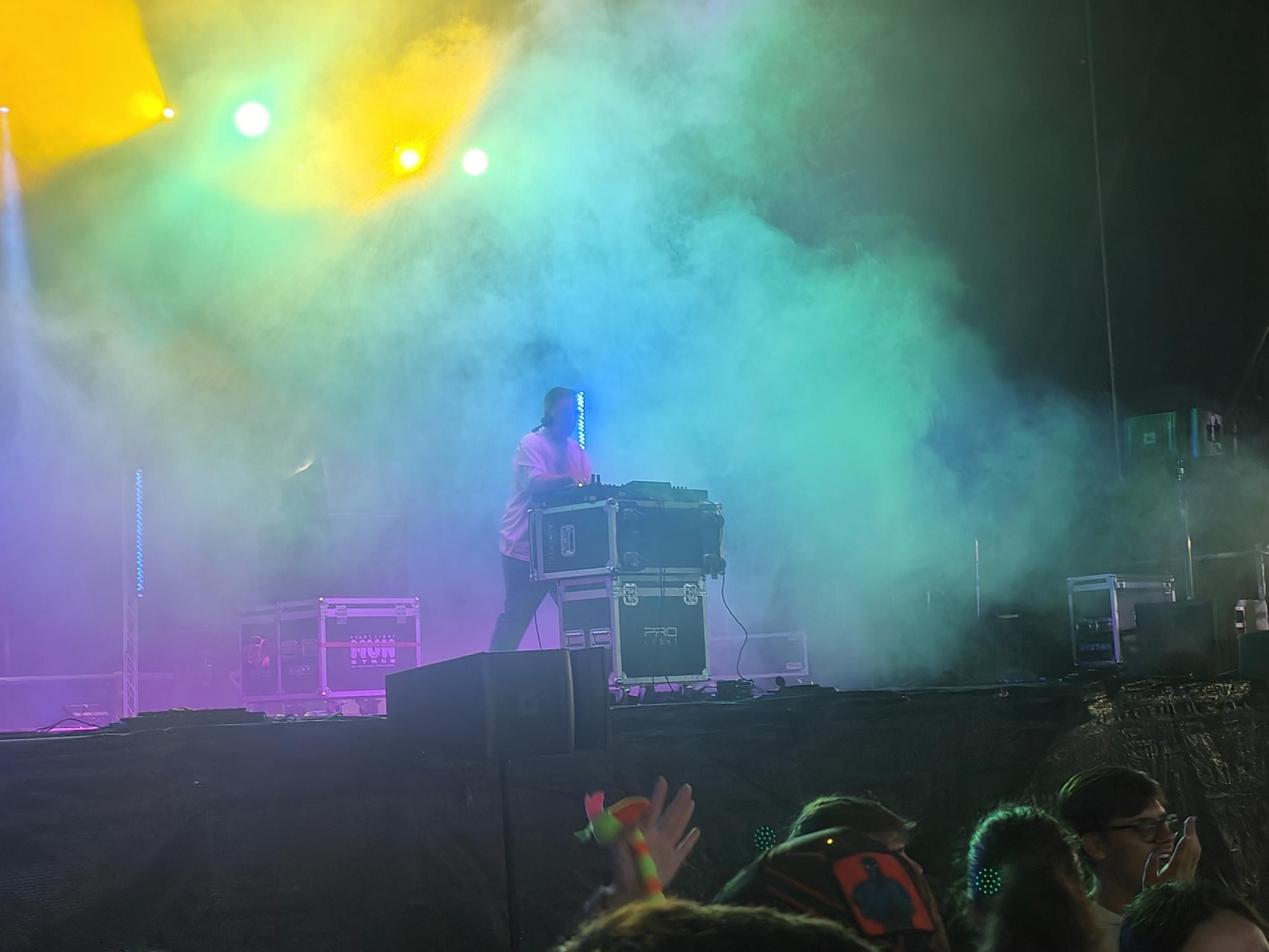 Dj Michi triunfa en el inicio de las Festas do Cristo de Cangas