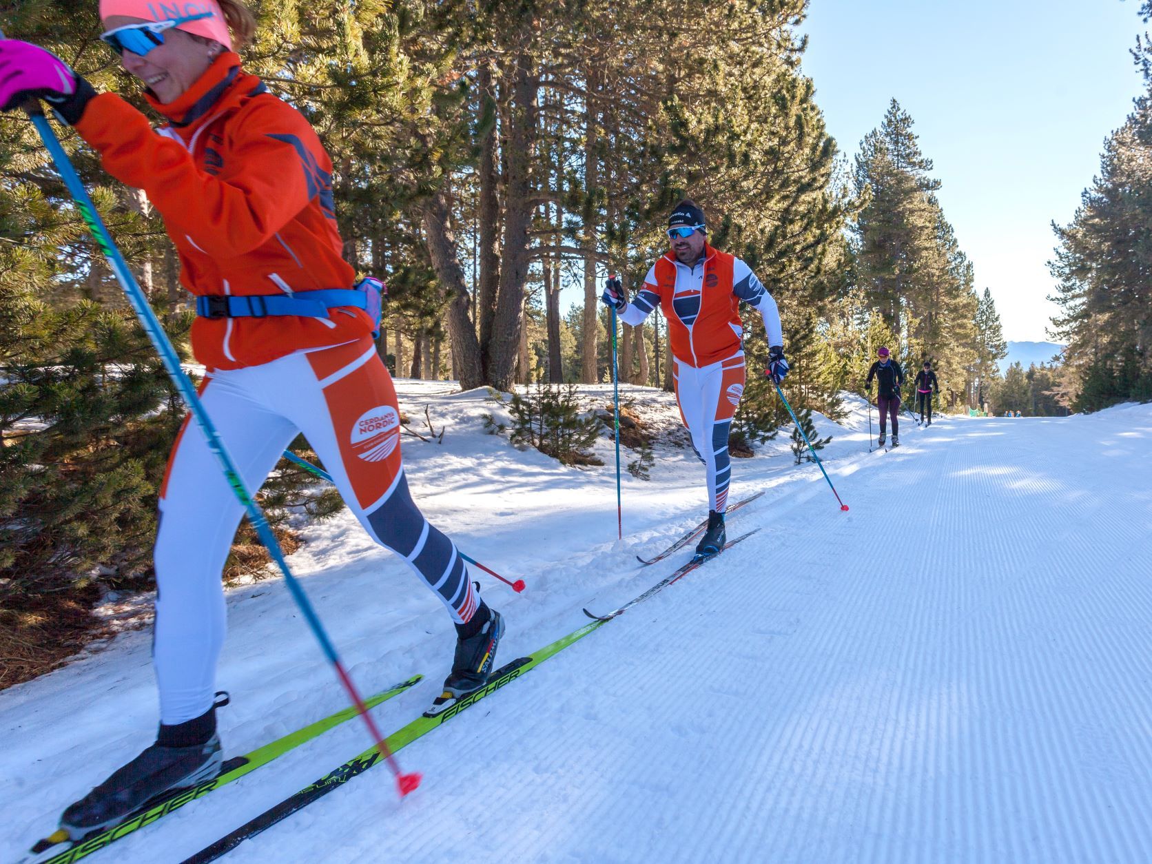 Esquiadors de fons en una estació de la Cerdanya