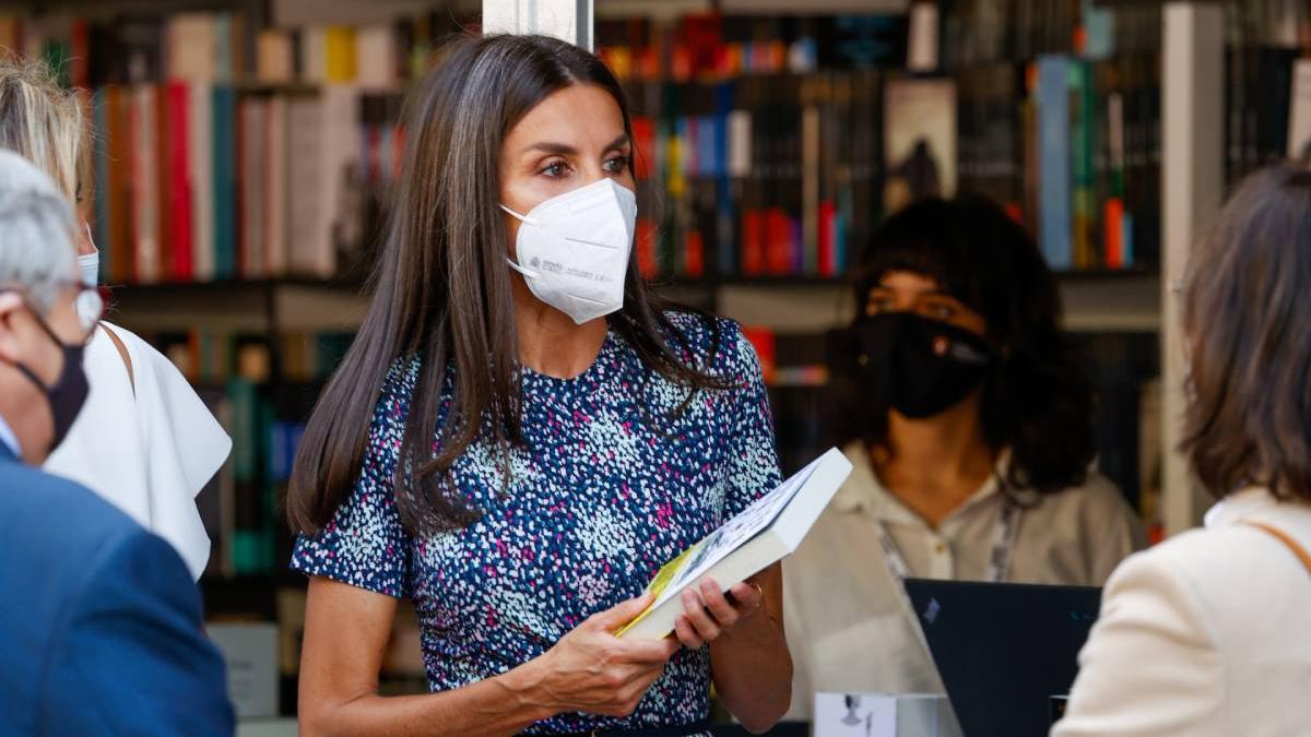 La reina Letizia en la Feria del Libro 2021