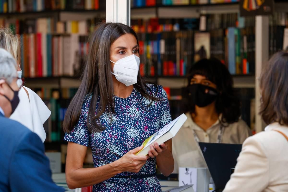 La reina Letizia asiste a la inauguración de la 80ª edición de la Feria del Libro