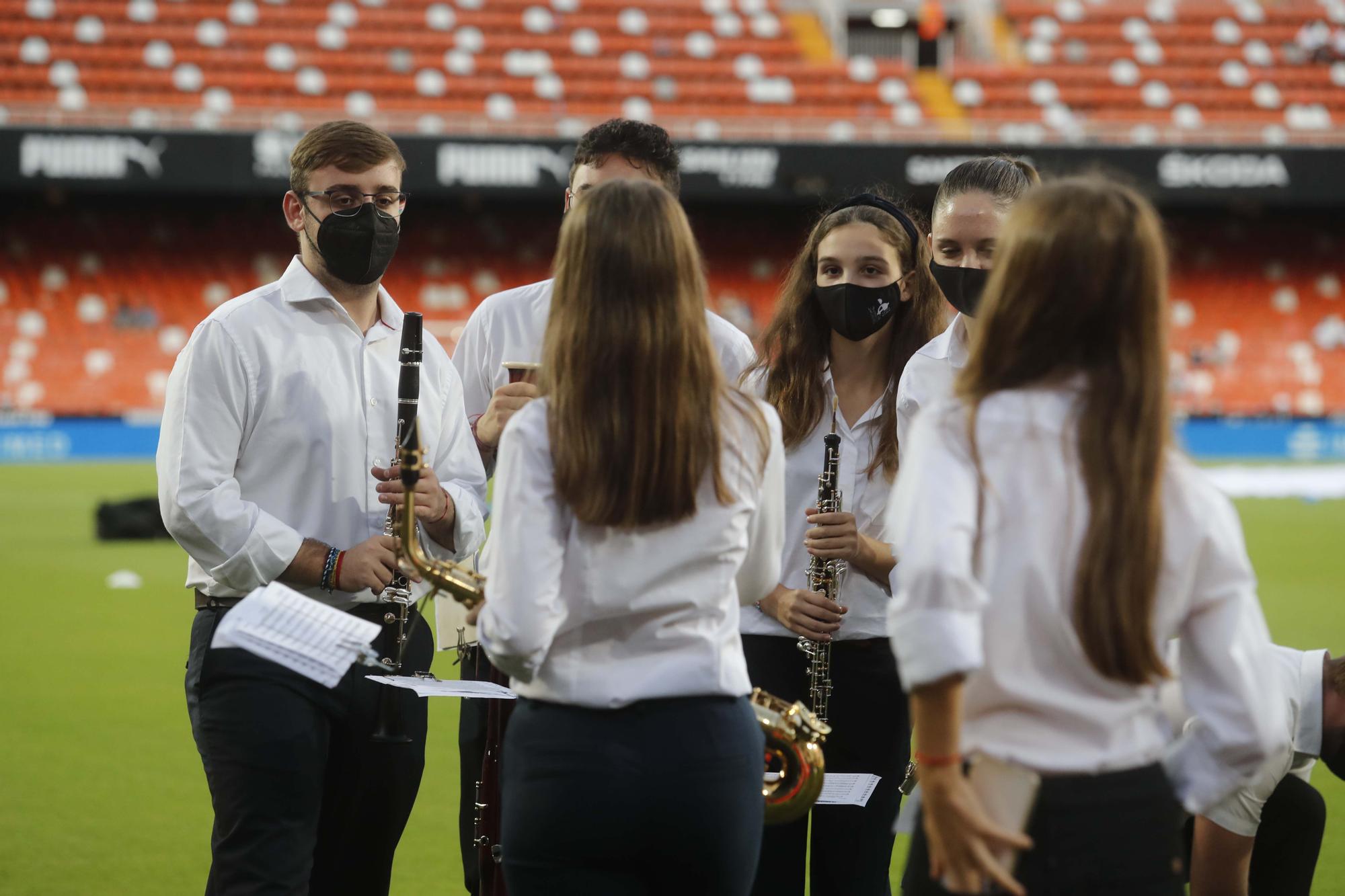 La Sociedad Musical de Llosa de Ranes en Mestalla