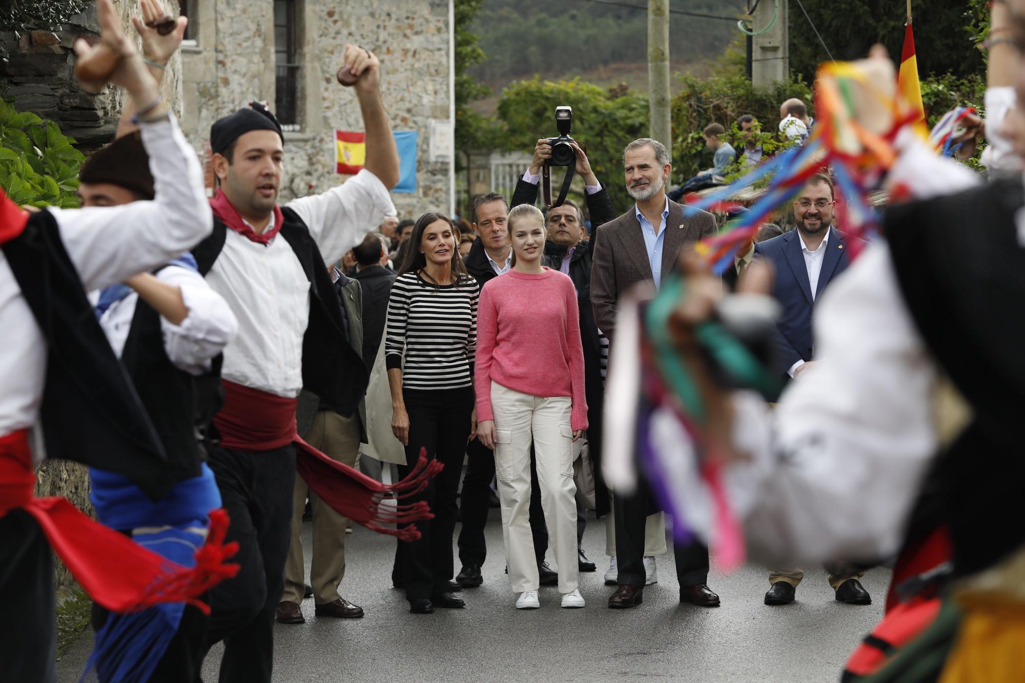 EN IMÁGENES: La Familia Real visita Cadavedo para hacer entrega del premio al Pueblo Ejemplar