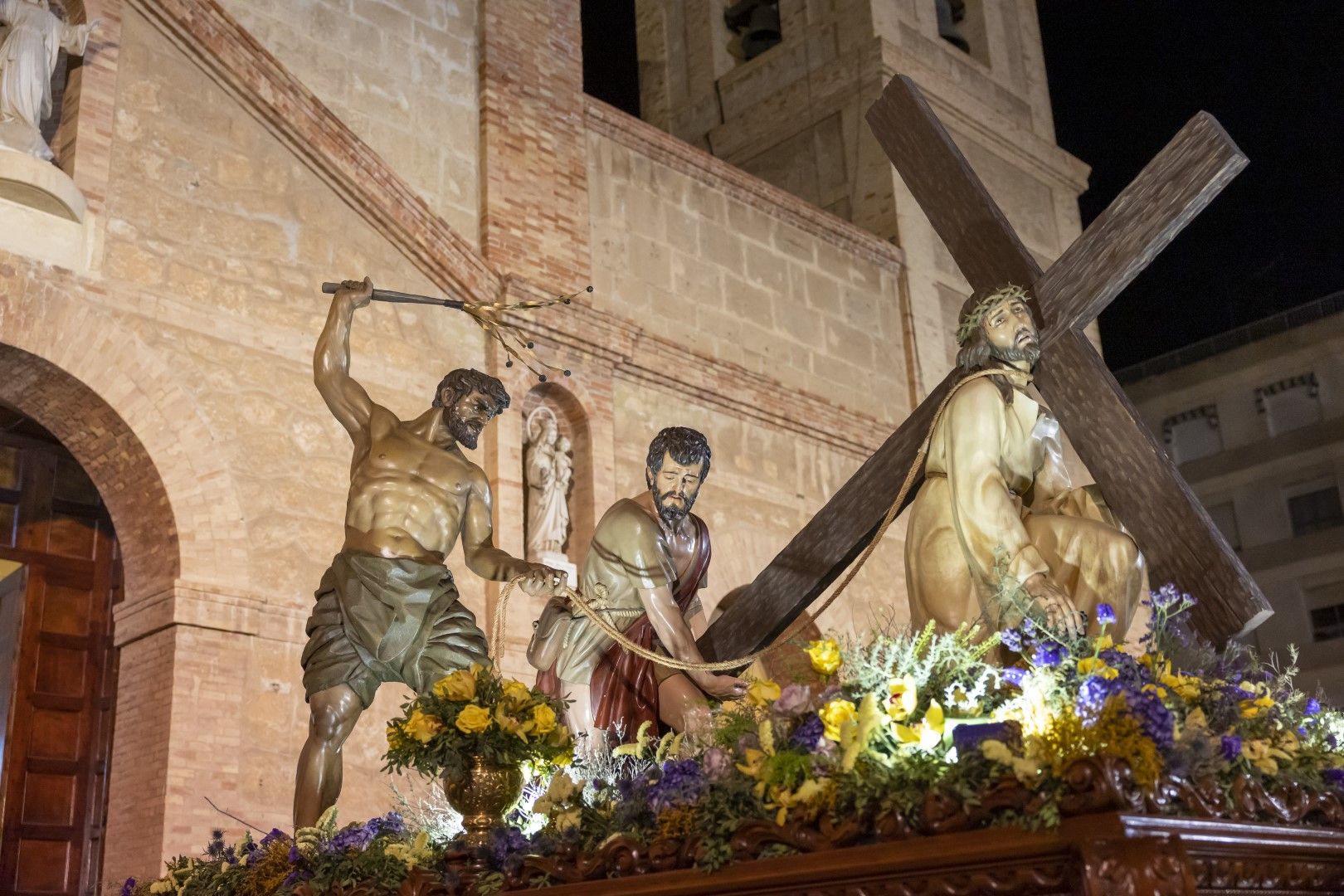 Encuentro de la Vía Dolorosa en Torrevieja del Miércoles Santo con la presencia del obispo José Ignacio Munilla