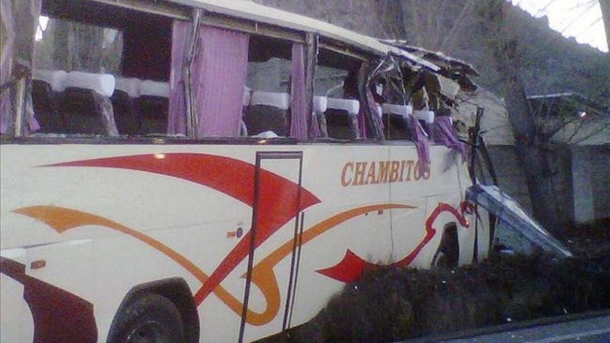 Estado en que ha quedado el autobús siniestrado en Xàtiva.