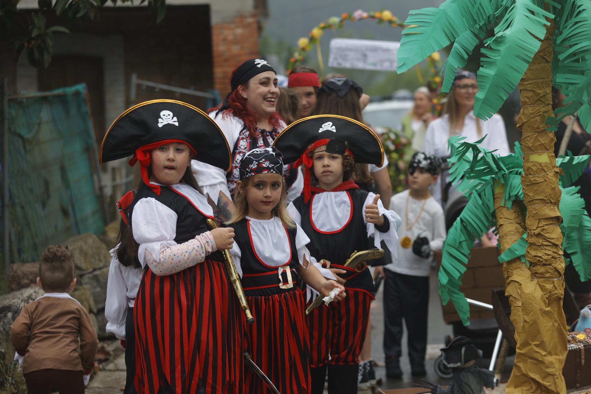 Olloniego se disfraza para animar las fiestas de San Antonio