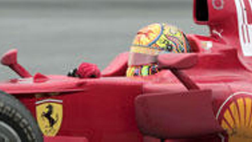 Rossi vuelve a ponerse a los mandos de un Ferrari.