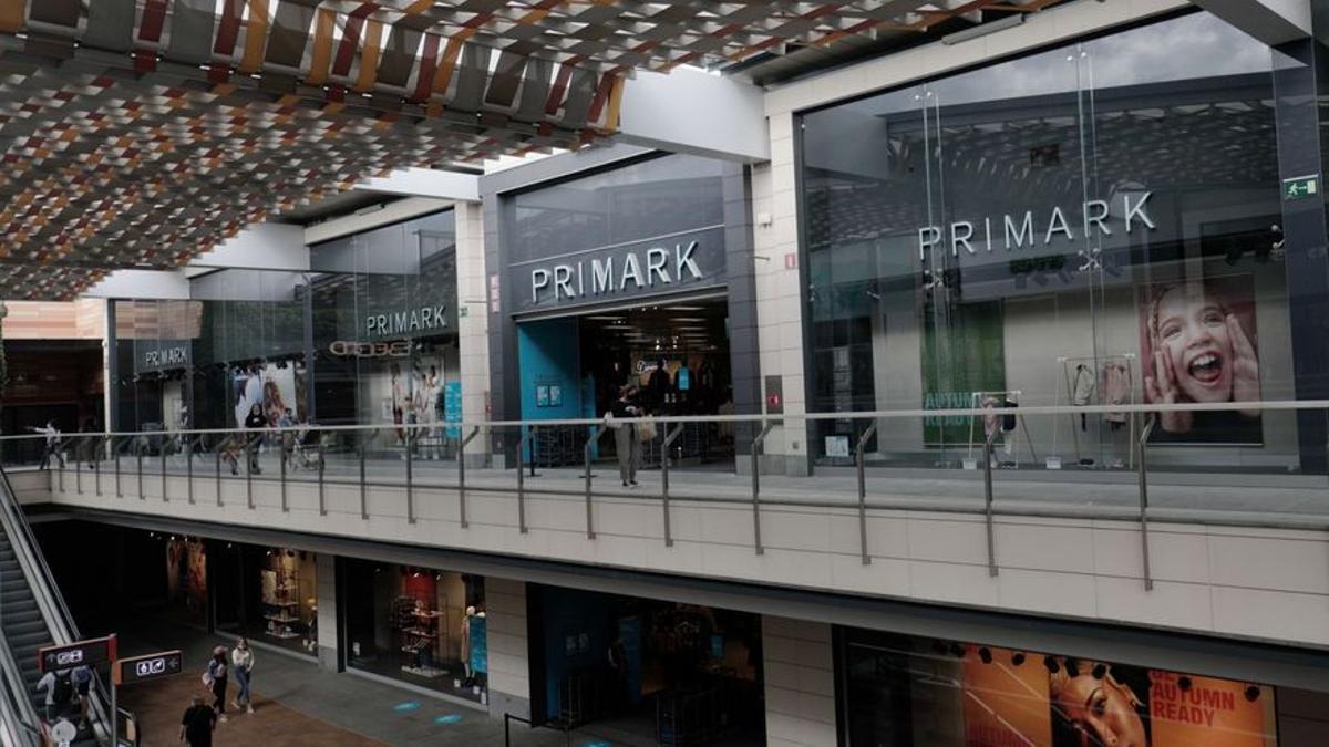 El Govern expedienta a Primark por vender en la península 5.000 mascarillas inmovilizadas en Palma El Govern expedienta a Primark por vender en la península 5.000 mascarillas inmovilizadas en Palma