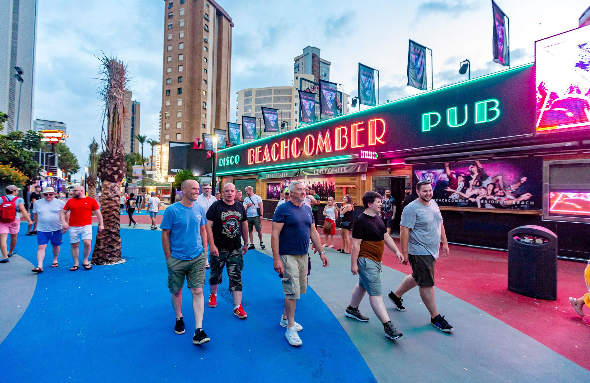 La zona británica de Benidorm retoma el pulso: este es el aspecto que presentan sus calles