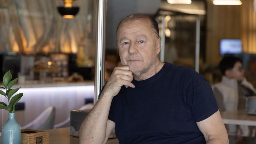 Enrique Piñeyro, piloto de avión, debuta en el Teatro Principal de Alicante: 