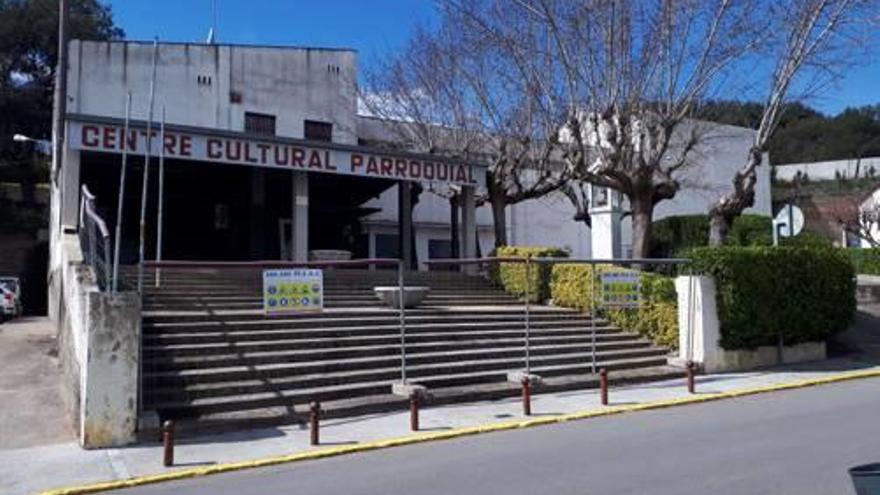 El centre parroquial Mossèn Domingo Casanelles.