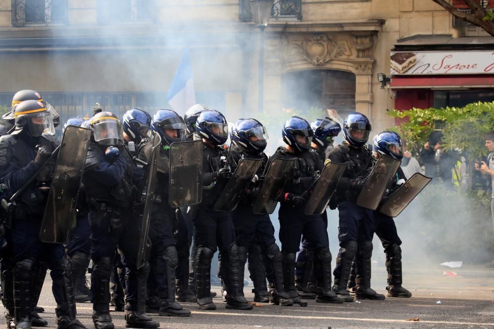 Disturbis a París durant la manifestació de l'1 de maig