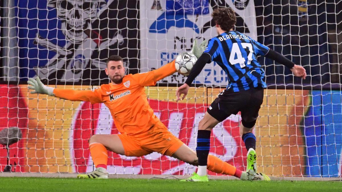 ¡Unai se hace gigante ante el Atalanta con una doble parada espectacular!