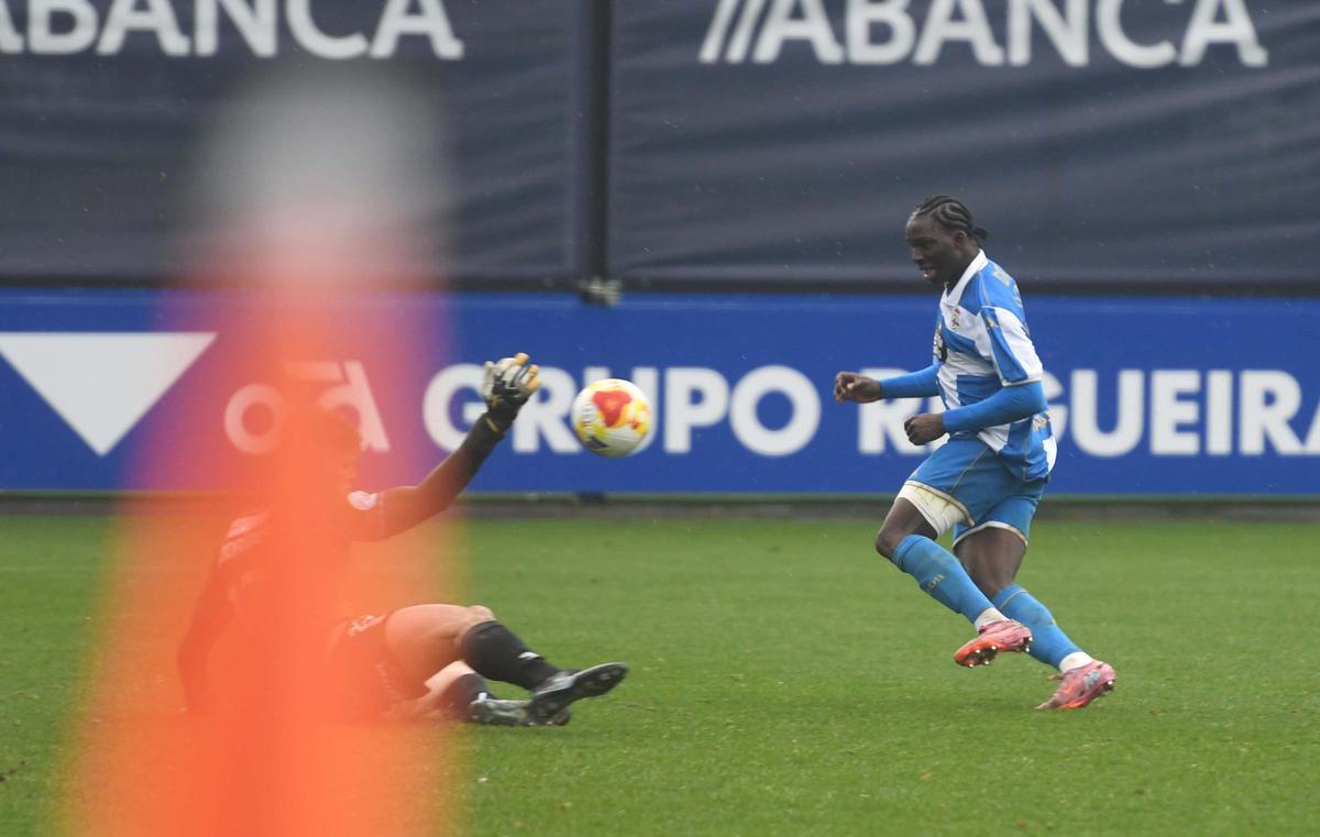 Liderato para el Fabril tras vencer al Real Ávila (2-1)