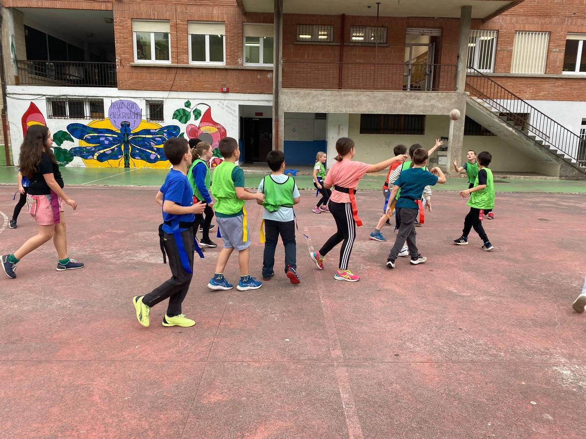 Más de 1.500 niñas y niños se reunieron en una competición escolar en el País Vasco.