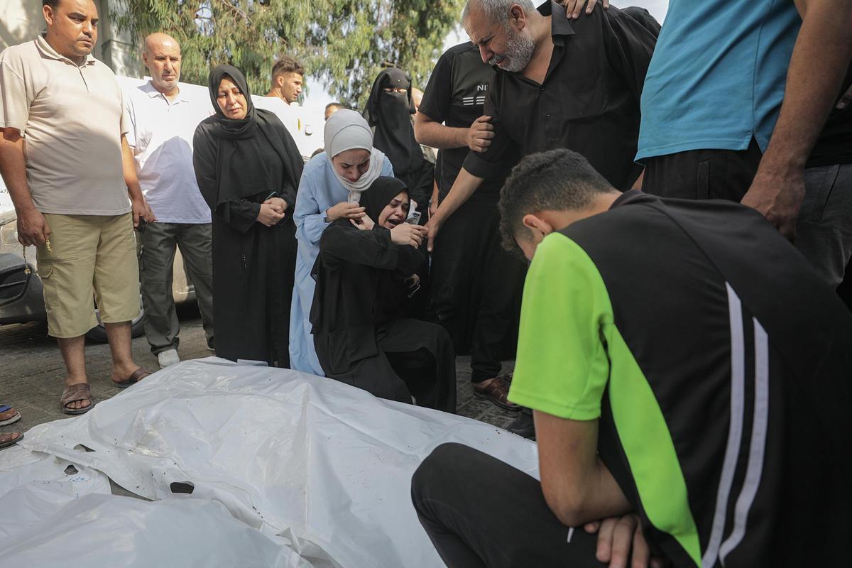 Drama en el hospital Al-Shefa de Gaza: se acumulan los cadáveres de palestinos