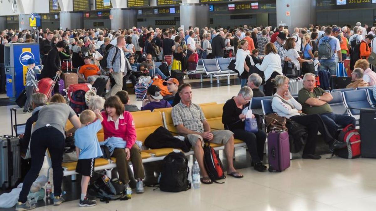 Los aeropuertos canarios encaran la operación retorno con más vuelos que en 2019