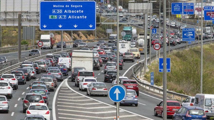 Este jueves empieza la operación salida del Puente de Mayo.