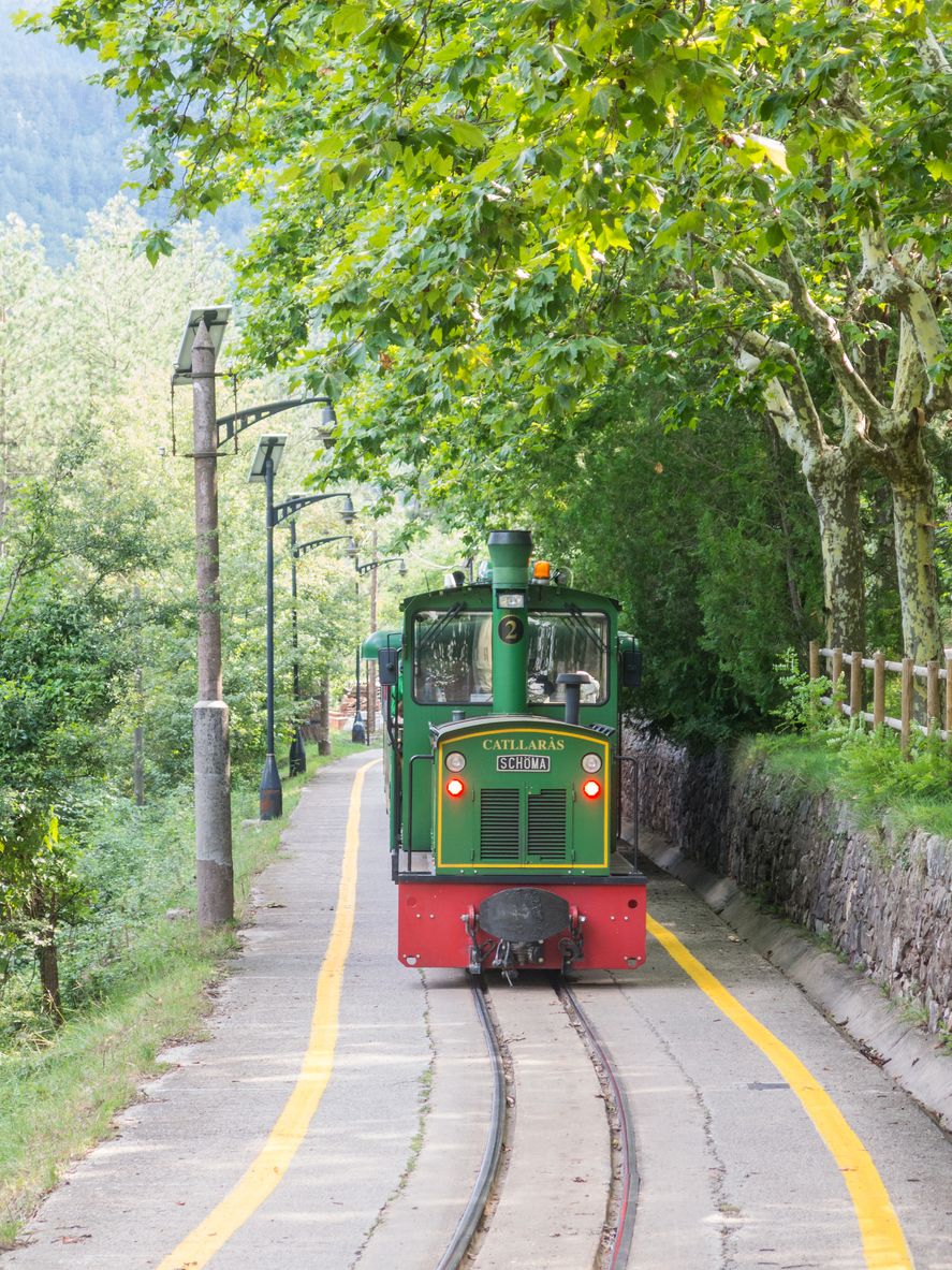 El Tren del Ciment es una atracción de La Pobla de Lillet que no te puedes perder.