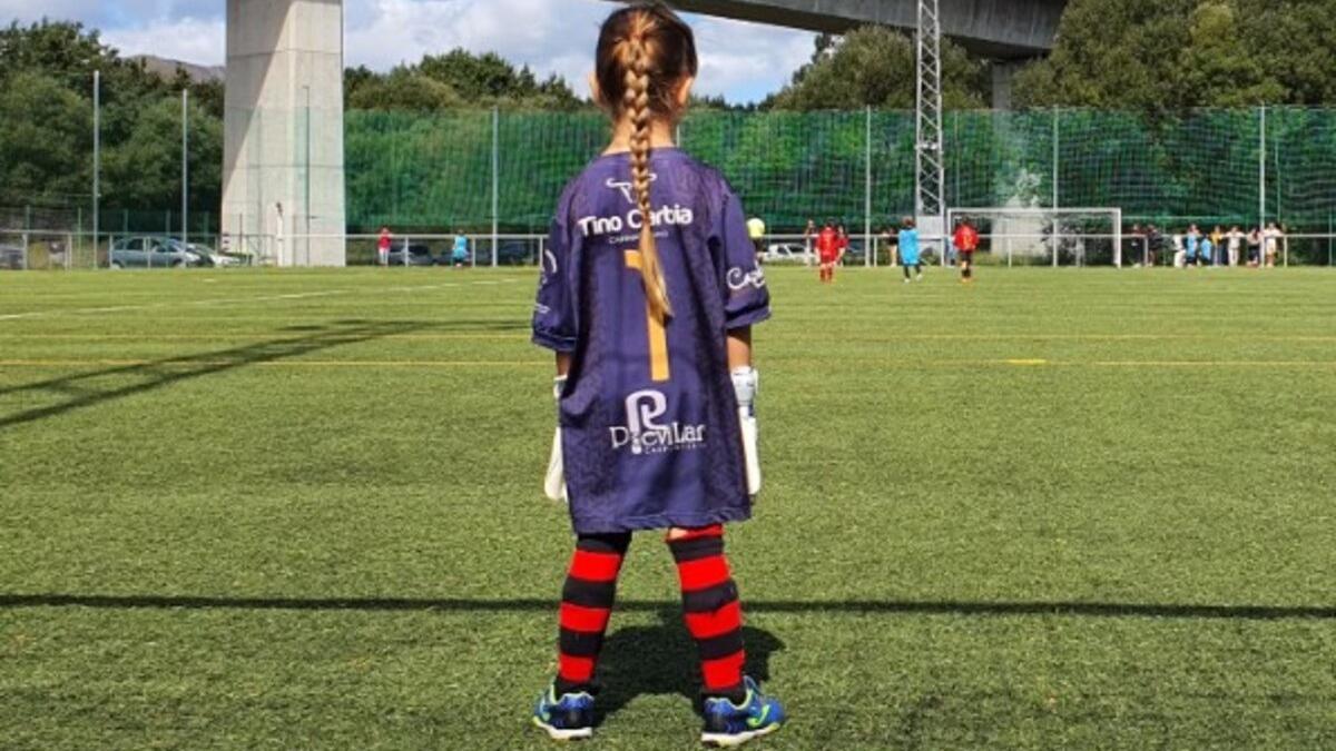 La pequeña jugadora de 5 años del CD Rois de la que se burlaron en un encuentro