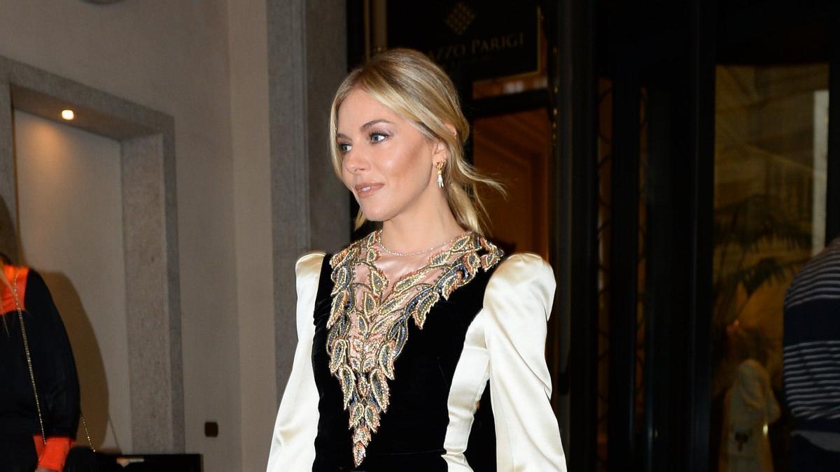 Sienna Miller y sus zapatos de fiesta