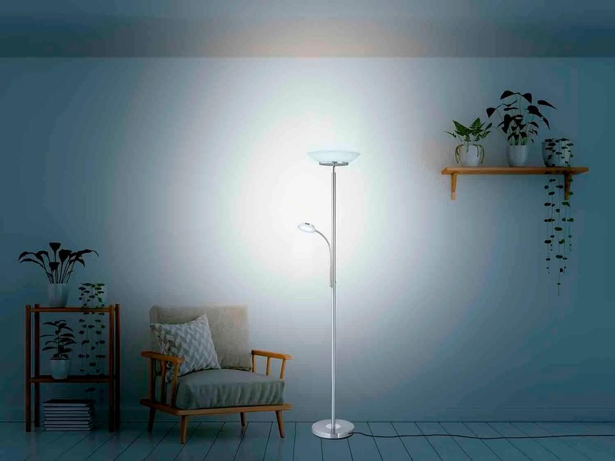 Lámpara led de pie.