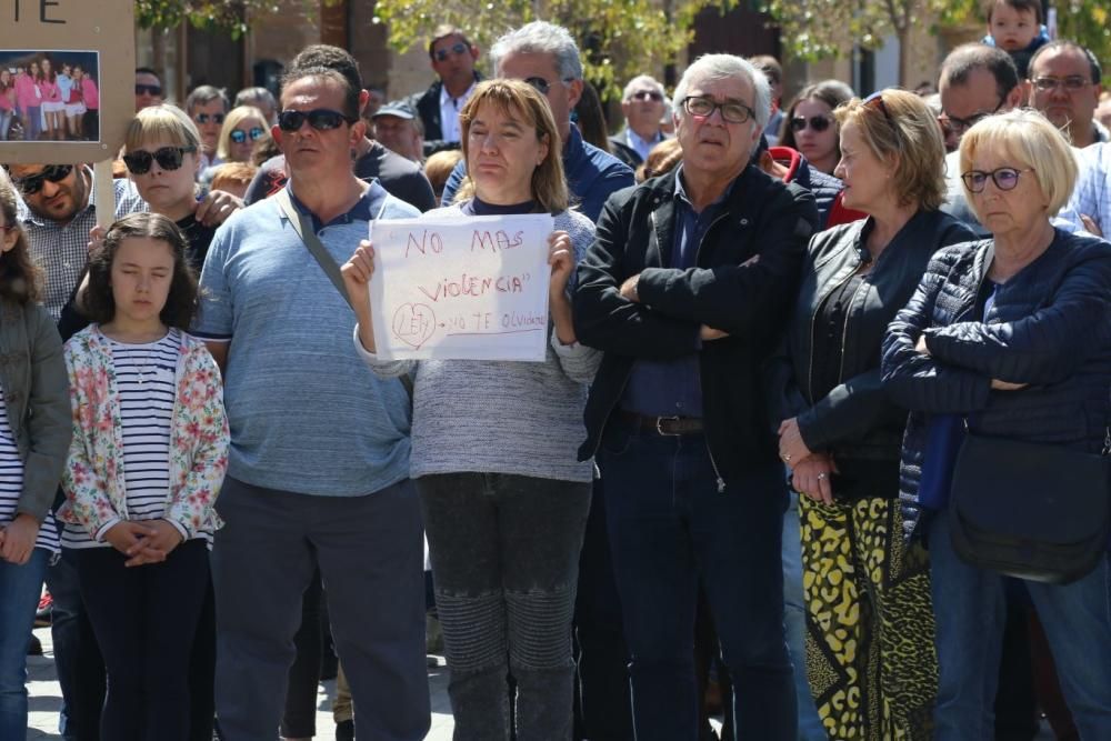 Concentración por el asesinato de Leticia Rosino e