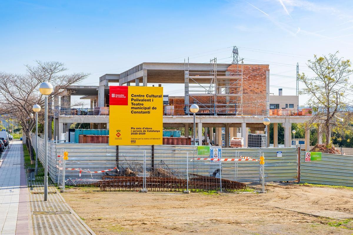 Constantí (Tarragonès) recuperó en enero las obras del nuevo centro cultural polivalente, con una inversión total de 4,8 millones de euros.
