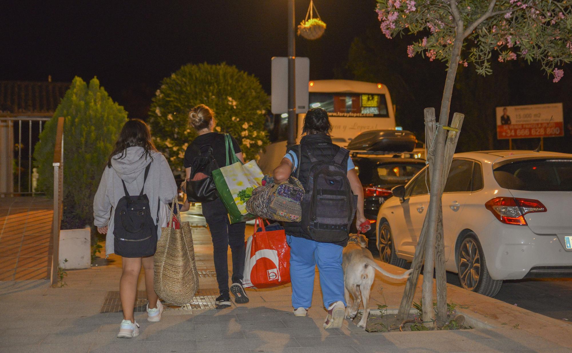 Desalojadas 60 personas en Benahavís por el incendio de Sierra Bermeja