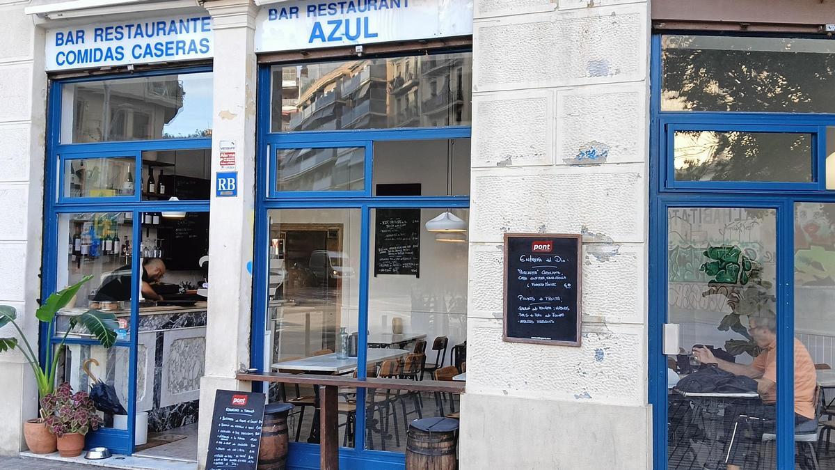 El local que ocupa el Bar-restaurante Azul es luminoso.