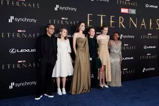 'Eternals' se visten de largo con todas las miradas en Salma Hayek y Angelina Jolie