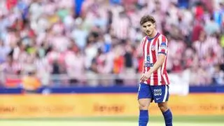Julián Álvarez no viaja con el Atlético para enfrentarse a la Real Sociedad por una sobrecarga muscular